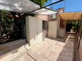 Bienvenue dans ce rez-de-jardin de 145 m² au charme provençal.