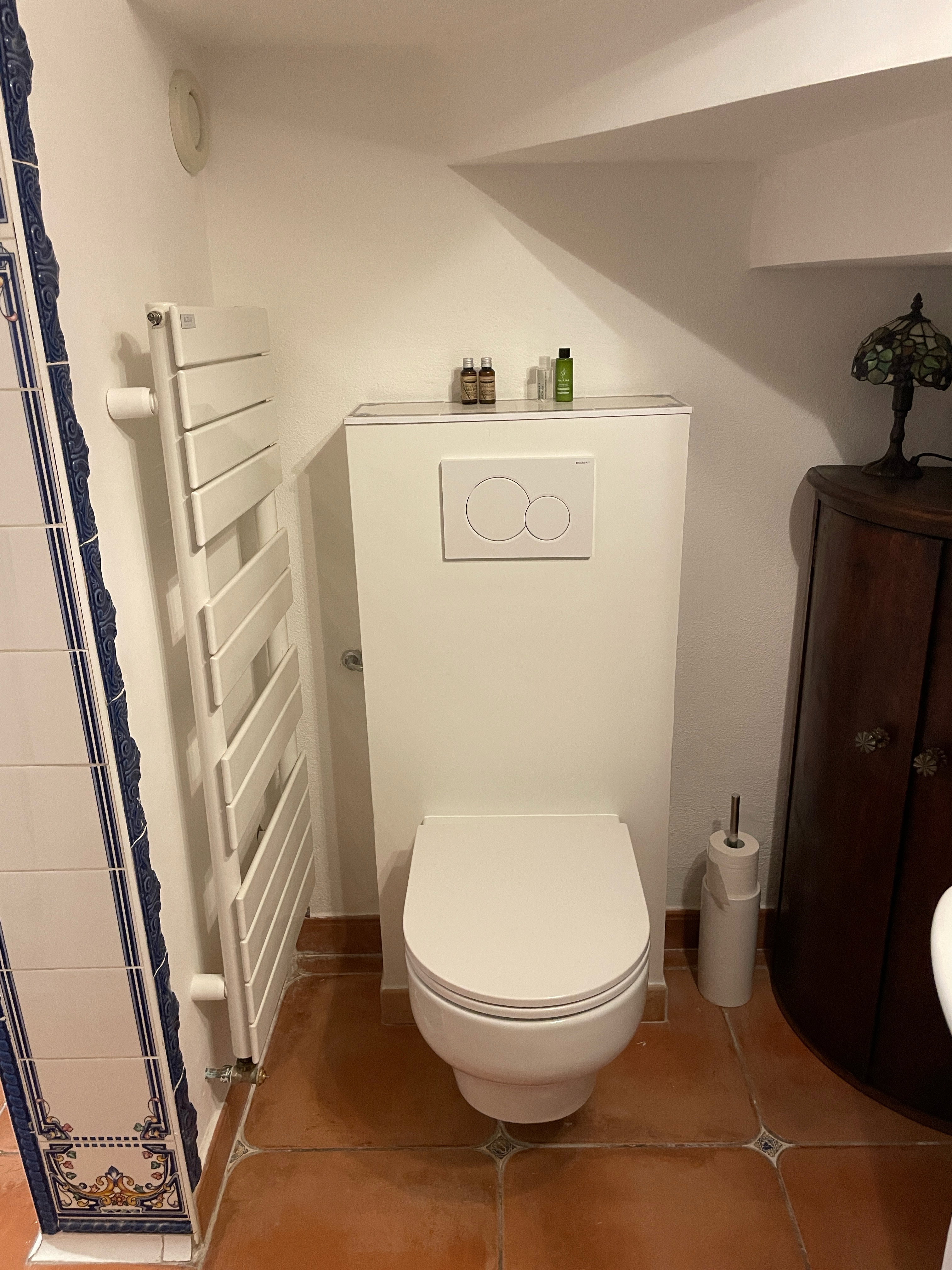 Bienvenue dans ce rez-de-jardin de 145 m² au charme provençal.