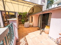 Bienvenue dans ce rez-de-jardin de 145 m² au charme provençal.