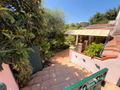 Bienvenue dans ce rez-de-jardin de 145 m² au charme provençal.