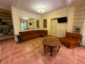 Bienvenue dans ce rez-de-jardin de 145 m² au charme provençal.
