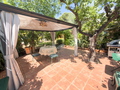 Bienvenue dans ce rez-de-jardin de 145 m² au charme provençal.