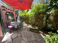 Bienvenue dans ce rez-de-jardin de 145 m² au charme provençal.