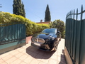 Bienvenue dans ce rez-de-jardin de 145 m² au charme provençal.