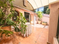 Bienvenue dans ce rez-de-jardin de 145 m² au charme provençal.