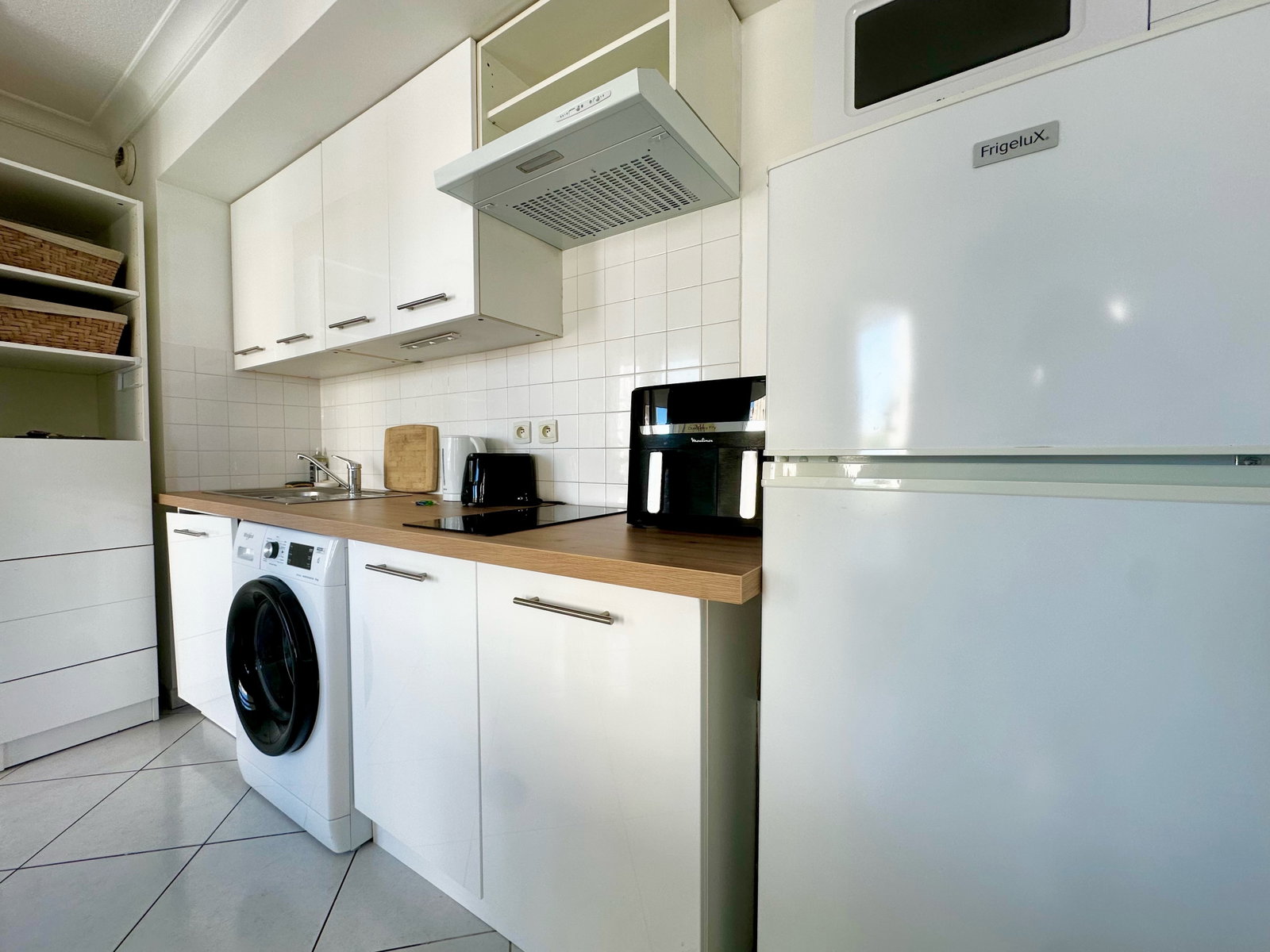 Appartement spacieux et lumineux d'une chambre, à 500 mètres des plages
