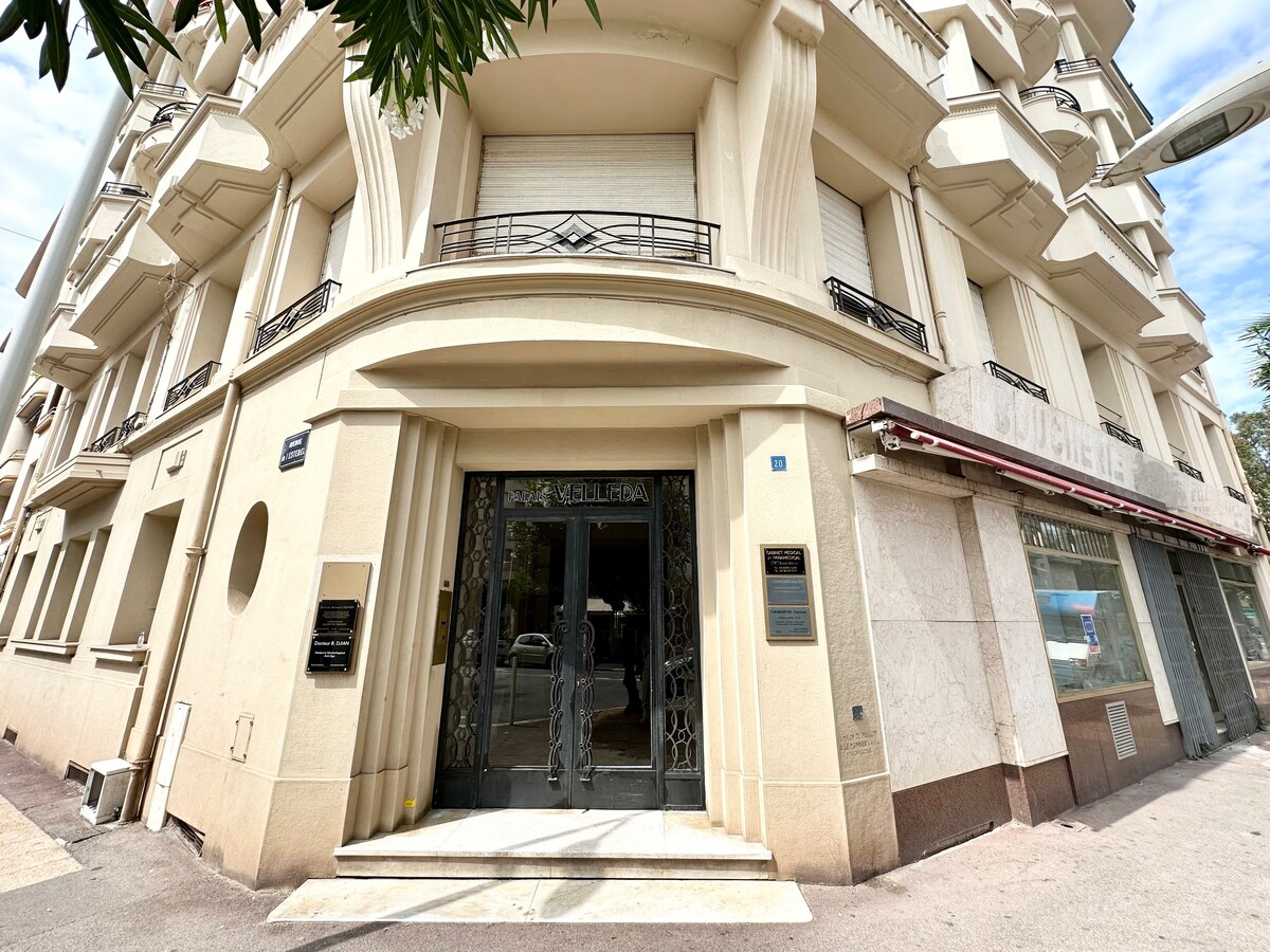 Exterior 1 image 2