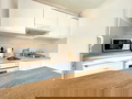 Come and discover our charming, recently renovated apartment with a sea view.