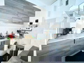 Découvrez un charmant studio niché au cœur de Cannes, Carrefour city au pied de
