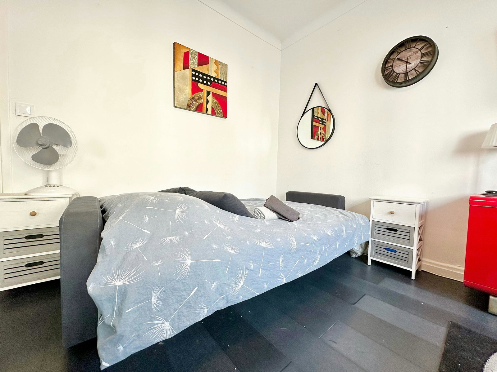 Découvrez un charmant studio niché au cœur de Cannes, Carrefour city au pied de