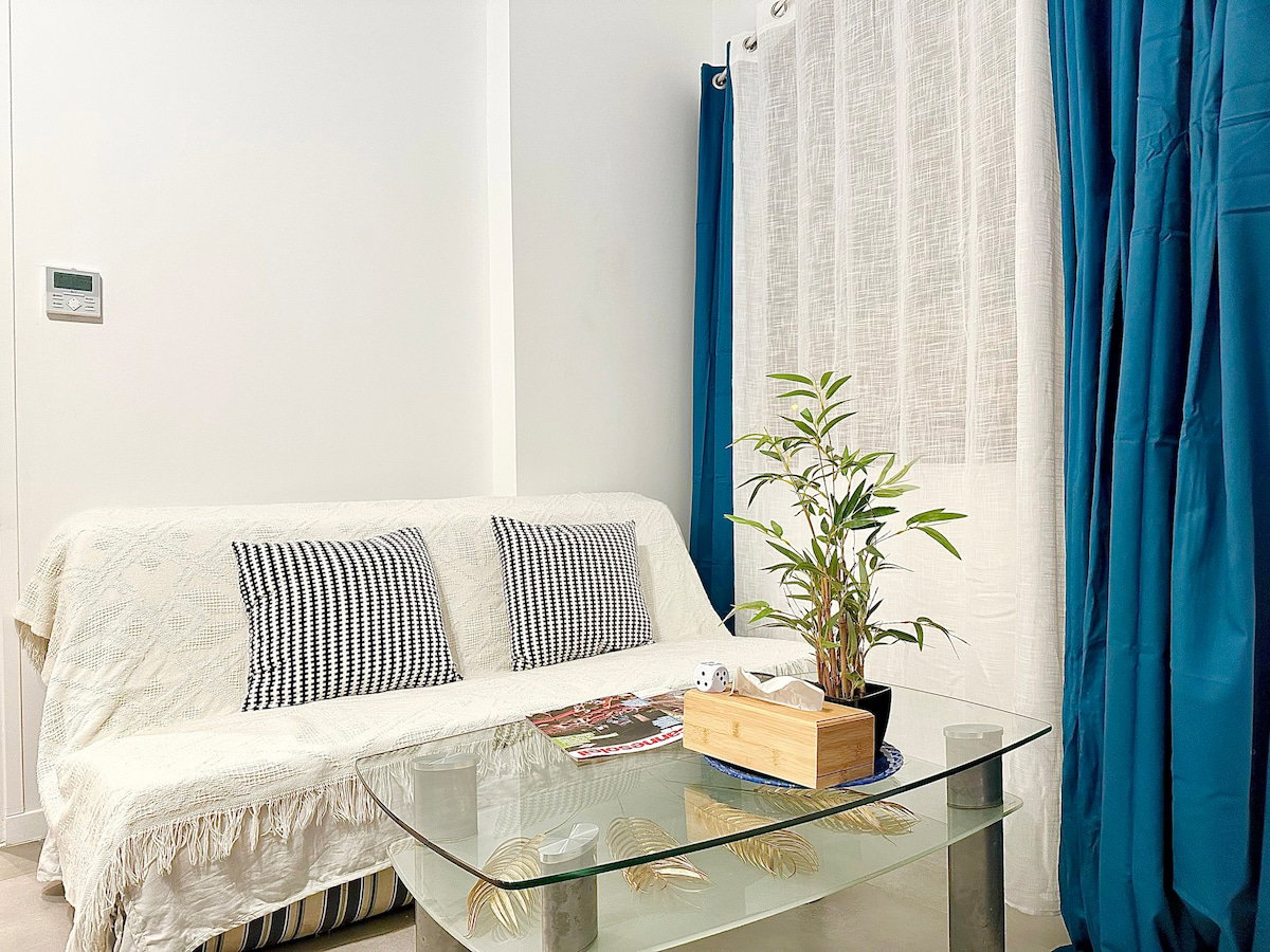 Living room image 1