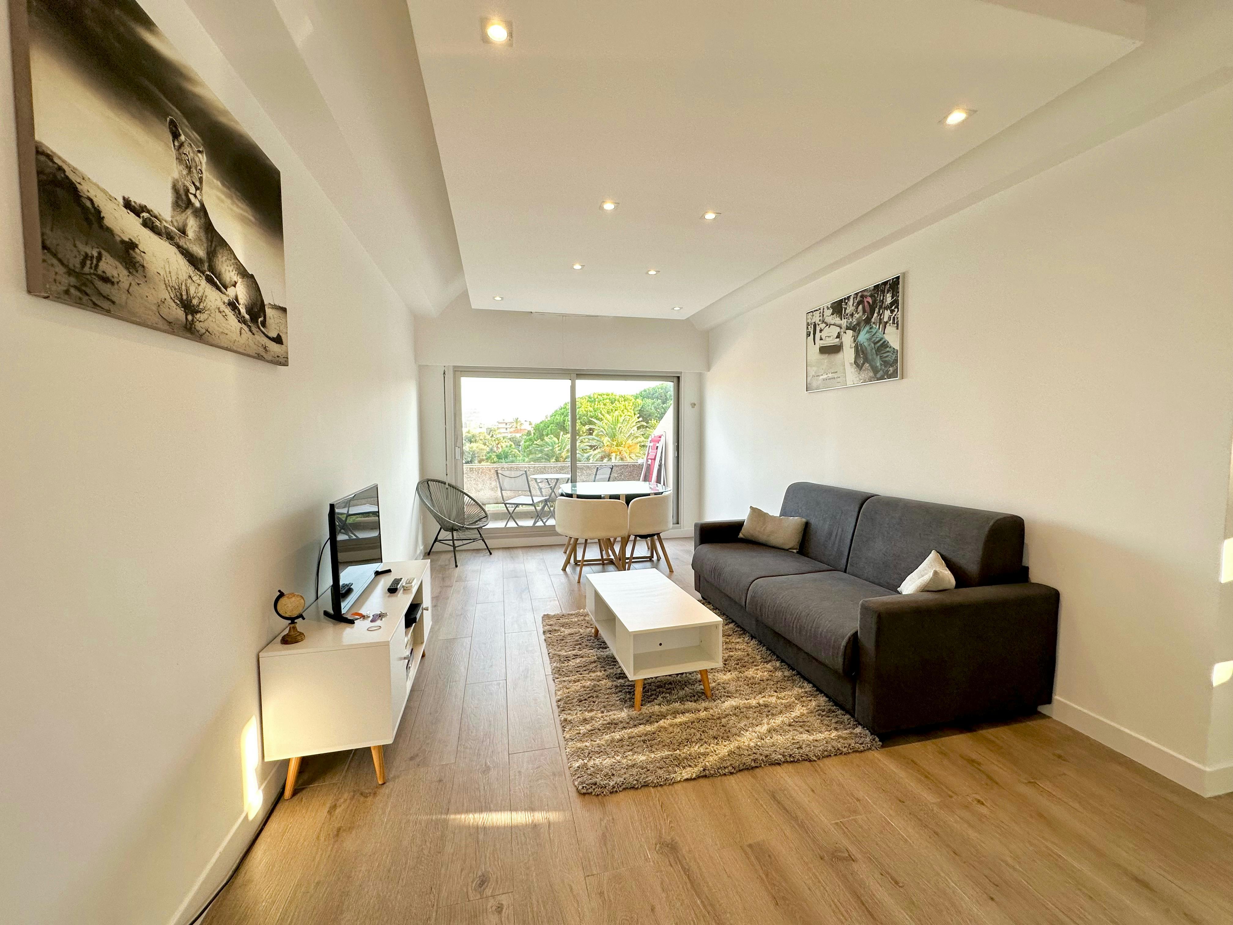 Charming Apartment in the Parc Velusine Residence in Antibes!