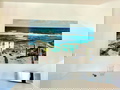 Superbe appartement au 8e étage avec vue imprenable sur la mer, parking privée e