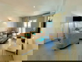 Superbe appartement au 8e étage avec vue imprenable sur la mer, parking privée e