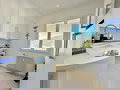 Superbe appartement au 8e étage avec vue imprenable sur la mer, parking privée e