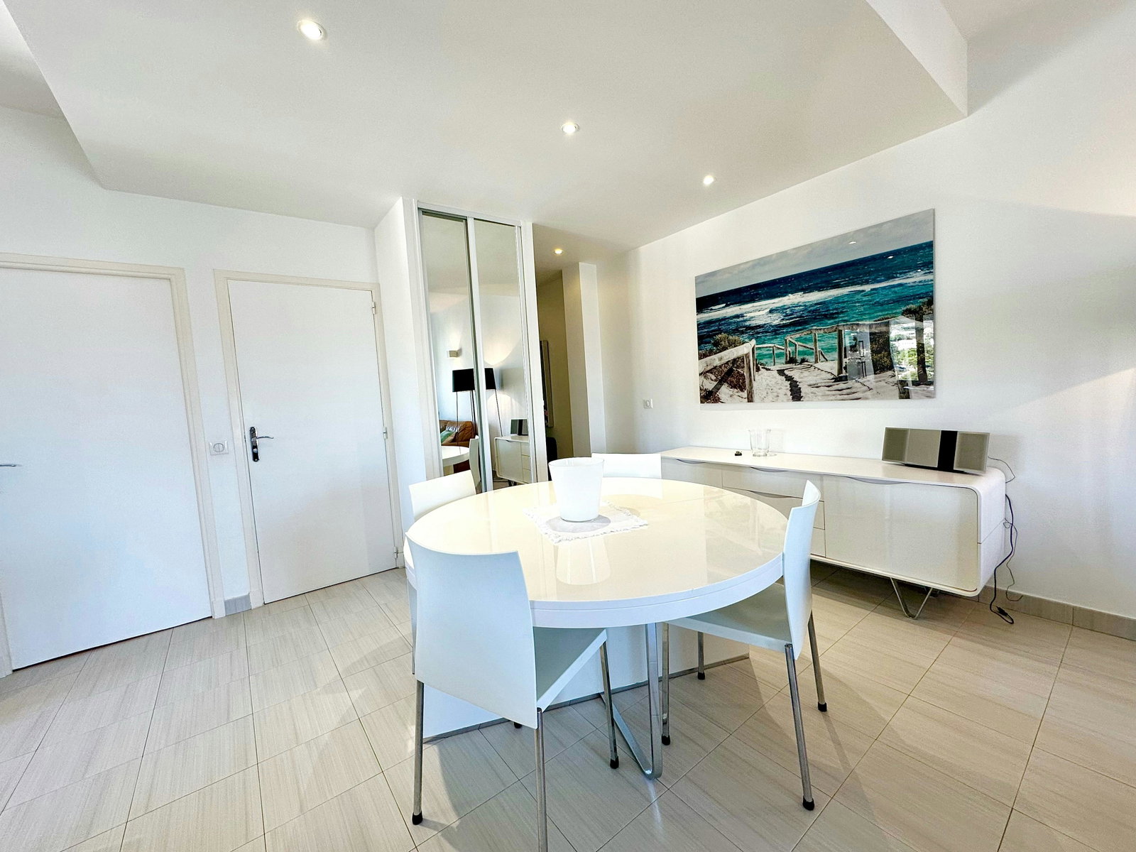 Superbe appartement au 8e étage avec vue imprenable sur la mer, parking privée e