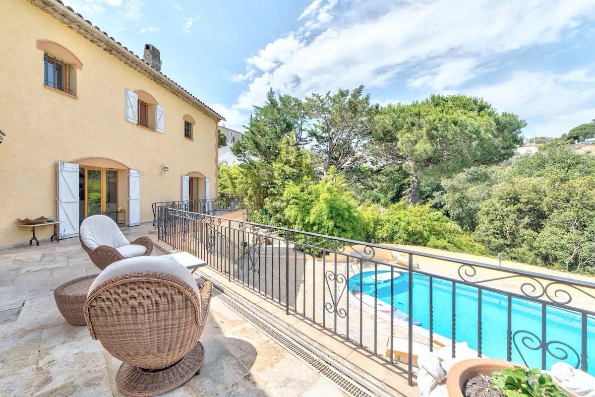 Prestigious Villa with Private Pool in Super Cannes