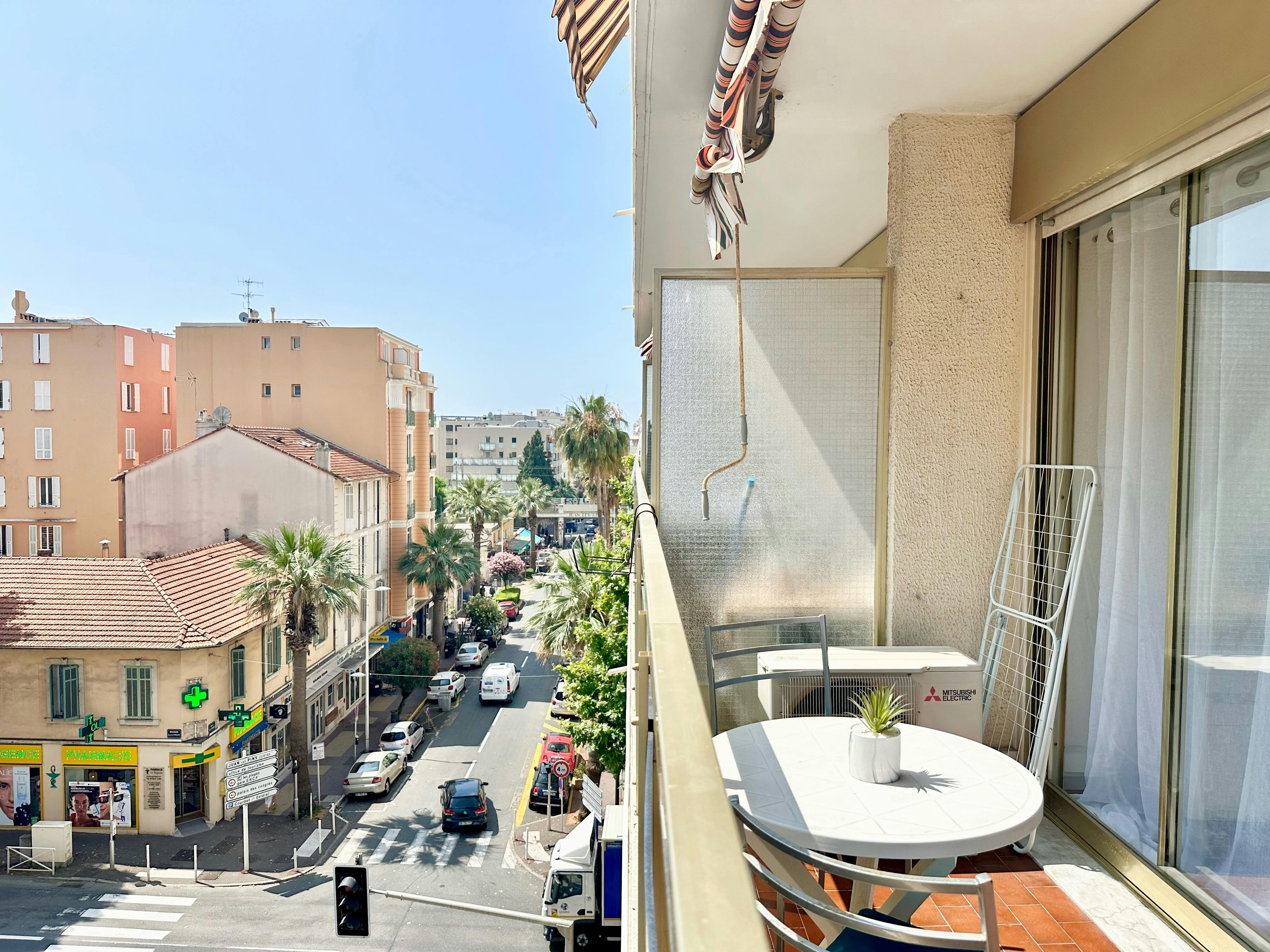 Charming apartment with terrace in Juan-les-Pins