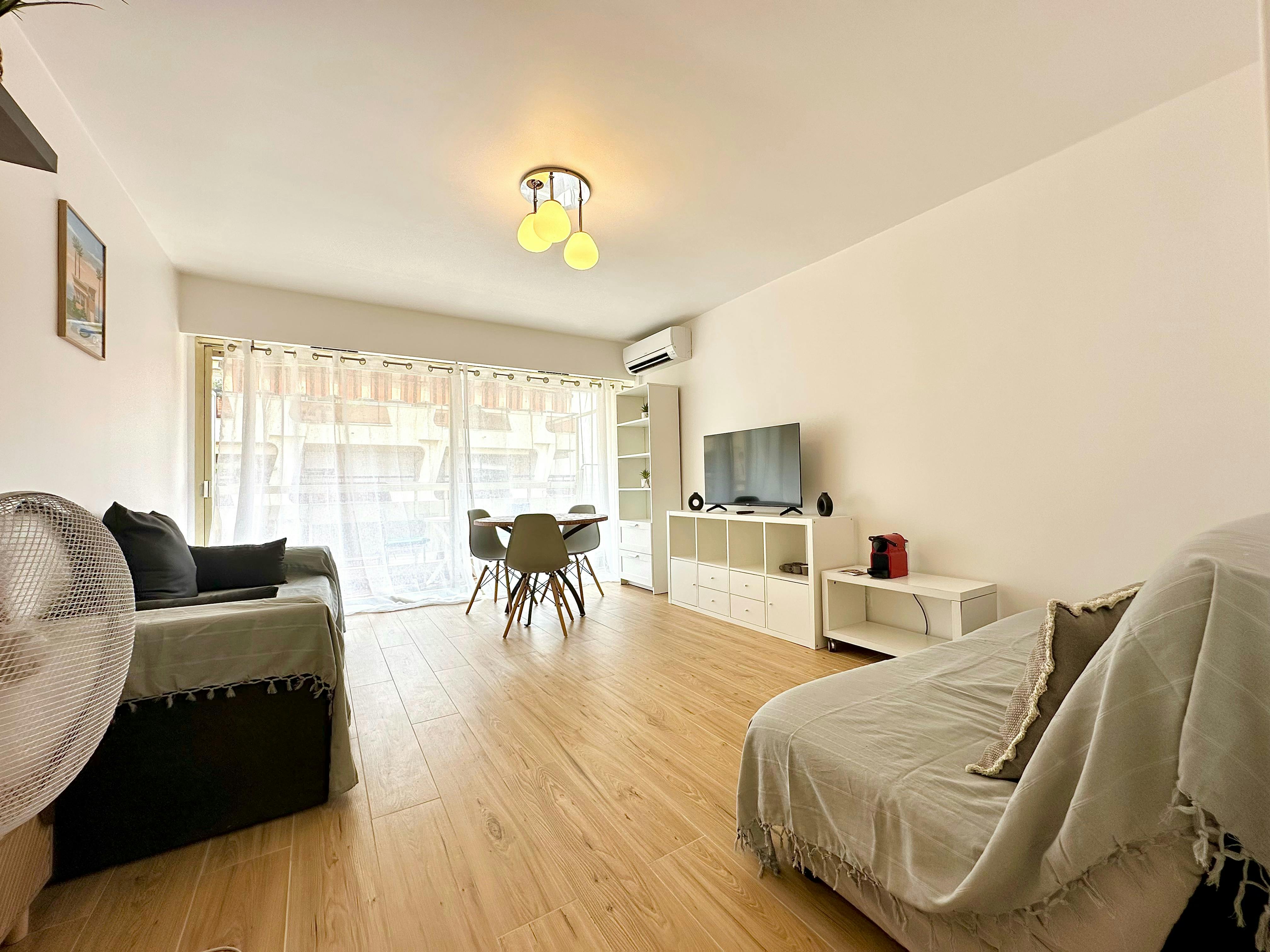 Charming apartment with terrace in Juan-les-Pins