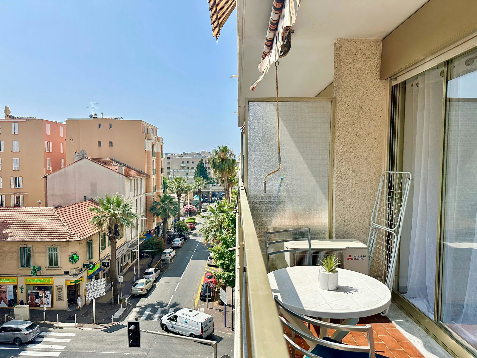 Charmant appartement avec terrasse à Juan-les-Pins