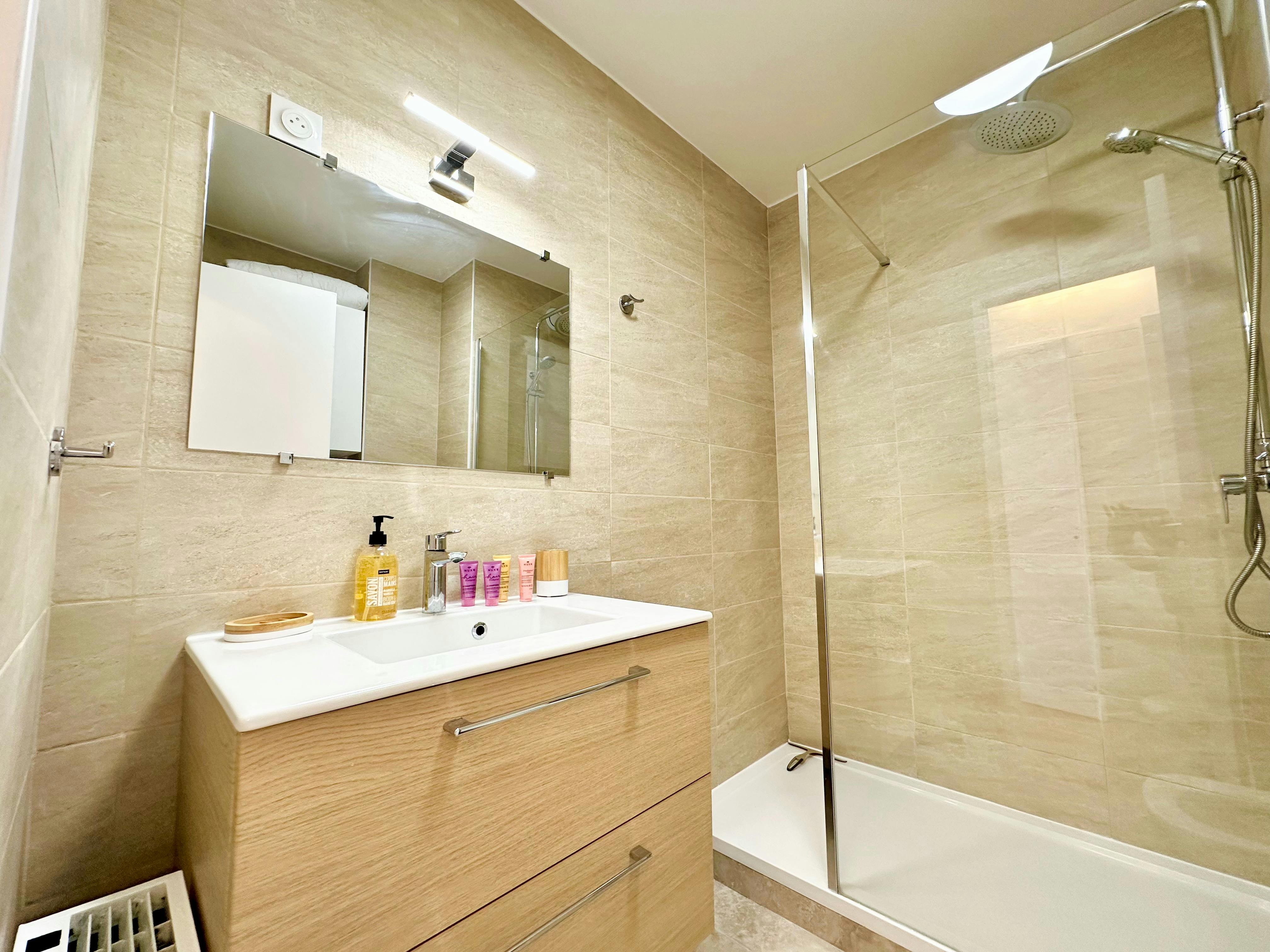 Charming apartment with terrace in Juan-les-Pins