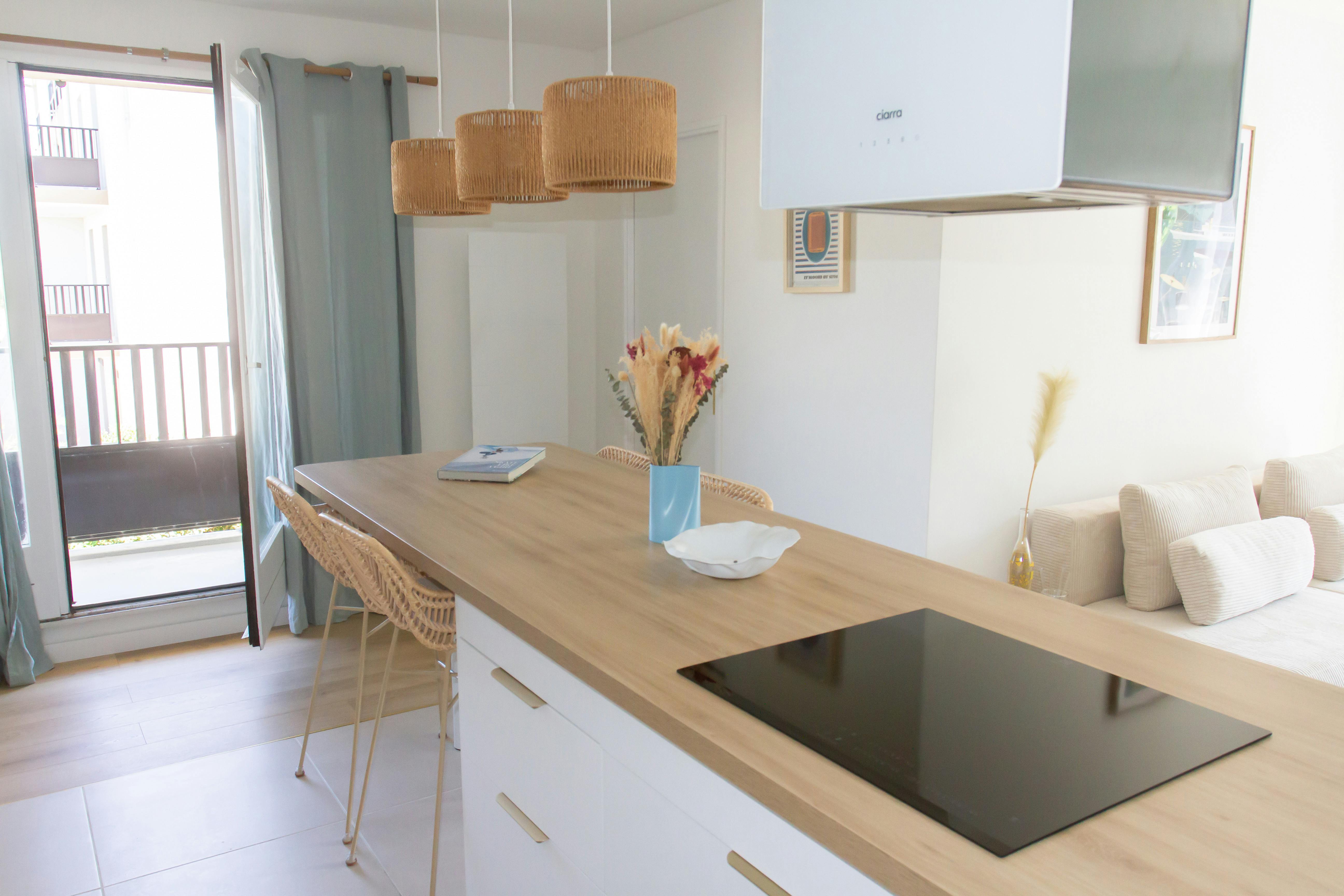 Comfort, design and bright, 100m from the ocean