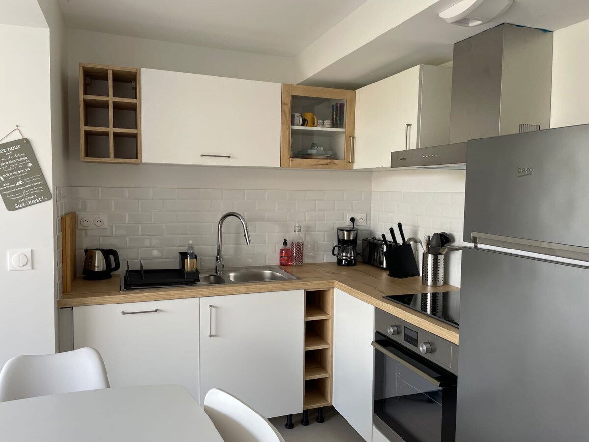 Bienvenue à Maison Boubou, une élégante maison nichée dans un cadre idyllique en