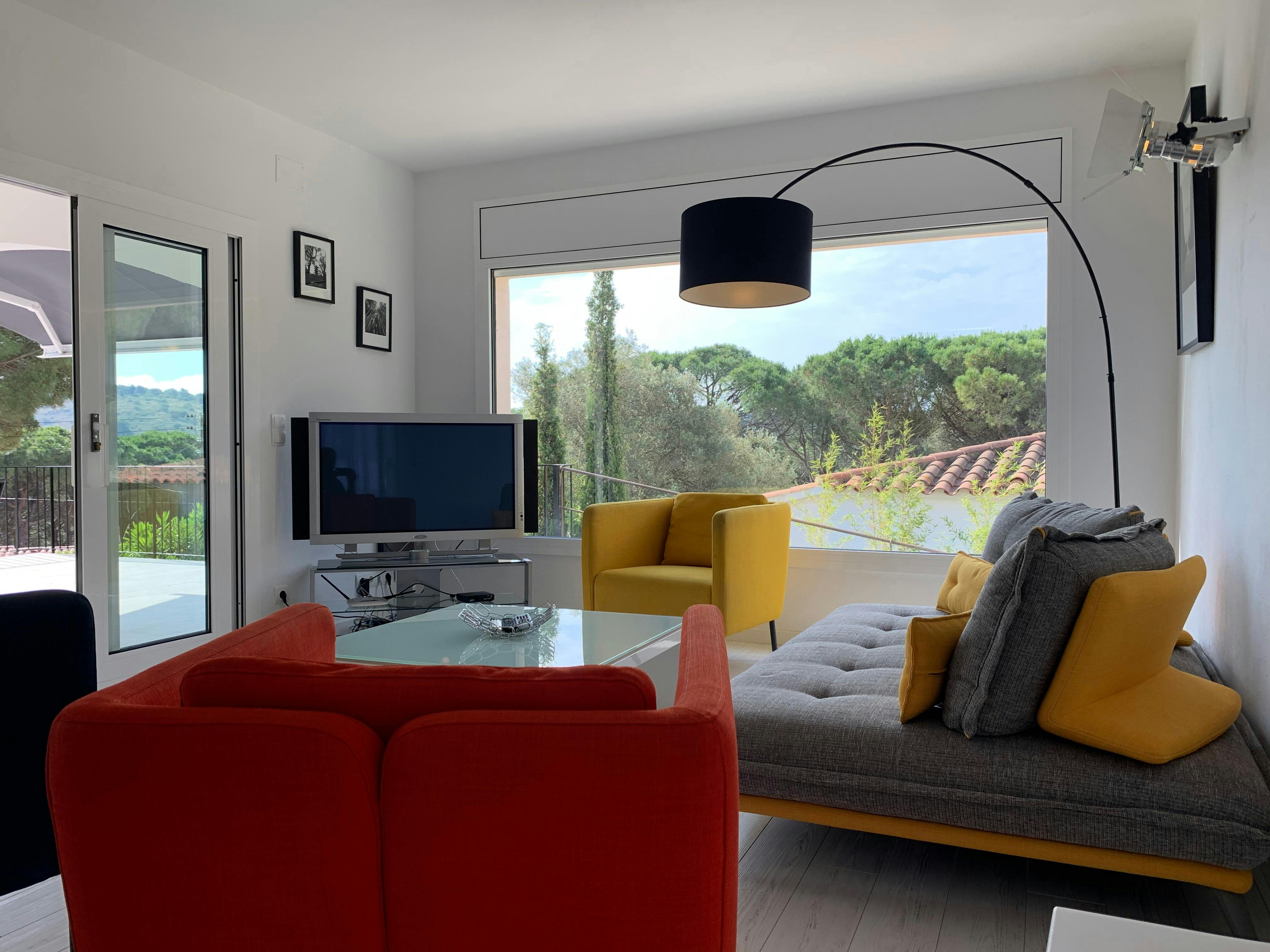 A very nice villa with capacity for 10 people.