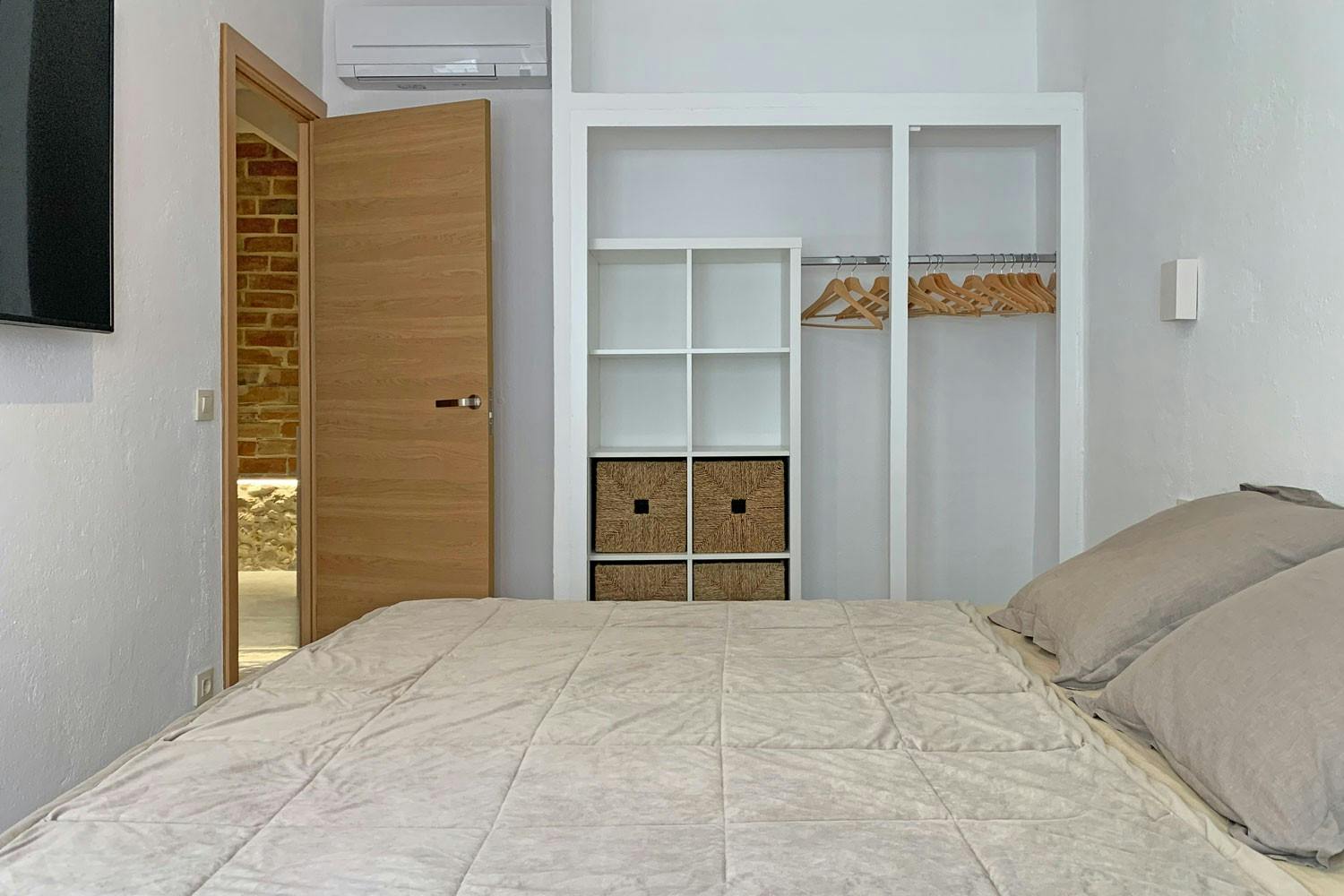 Luxury L'Escala Townhouse: Rooftop Terrace, Steps to Beach!