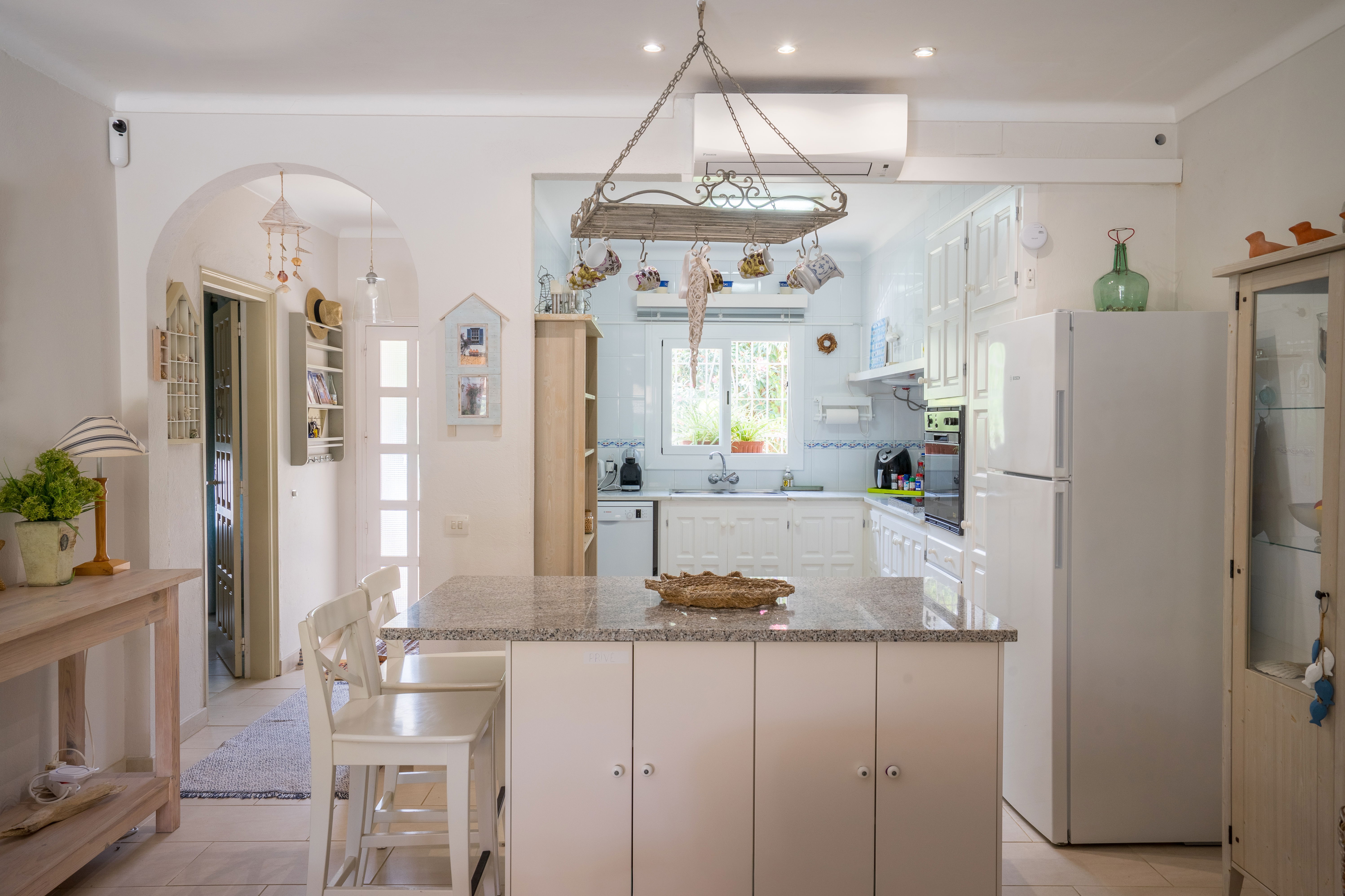 Cosy L'Escala holidayhome: Pool, Views, Family Fun!