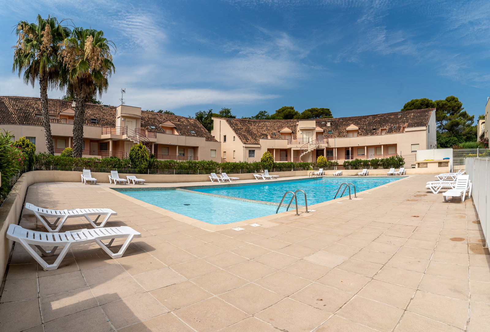 L’Oasis de Villeneuve – Terrasse & Soleil