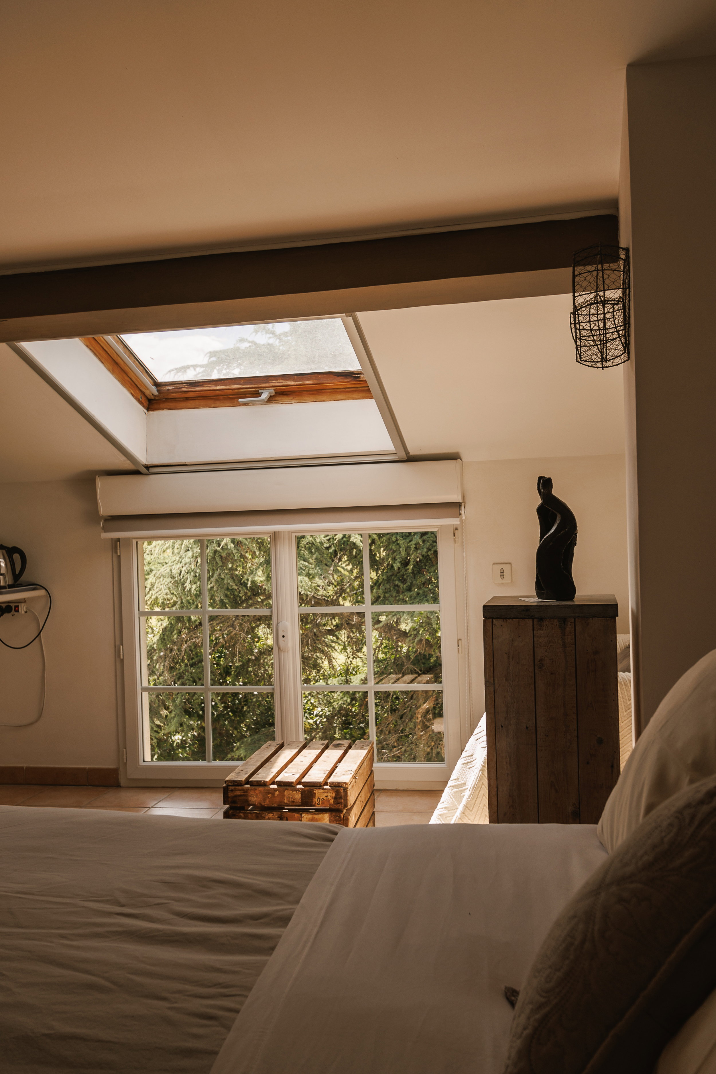 Spacious guest room with country view and pool