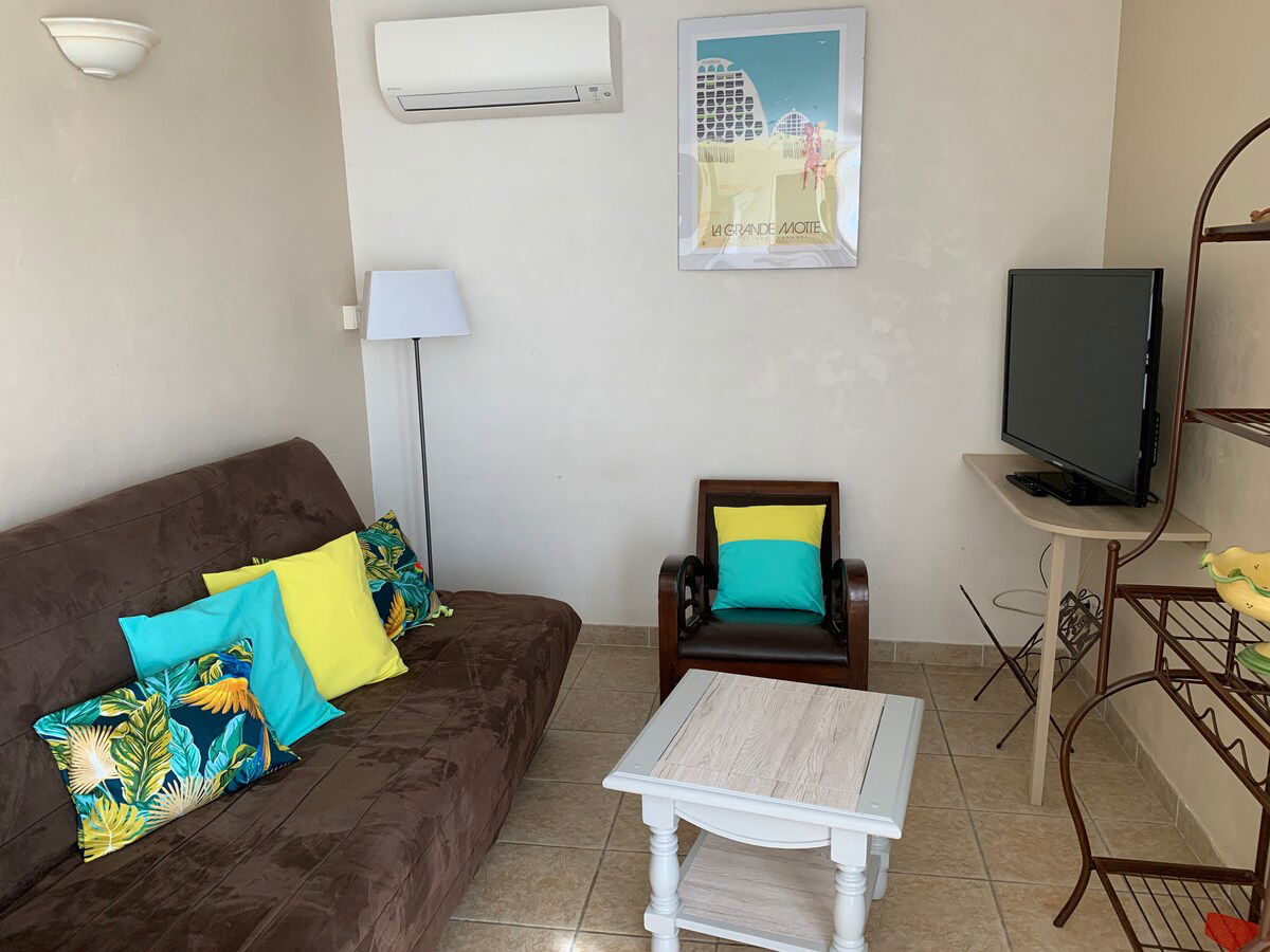 Le Gîte paisible Plein Sud offre un séjour détente pour toute la famille.