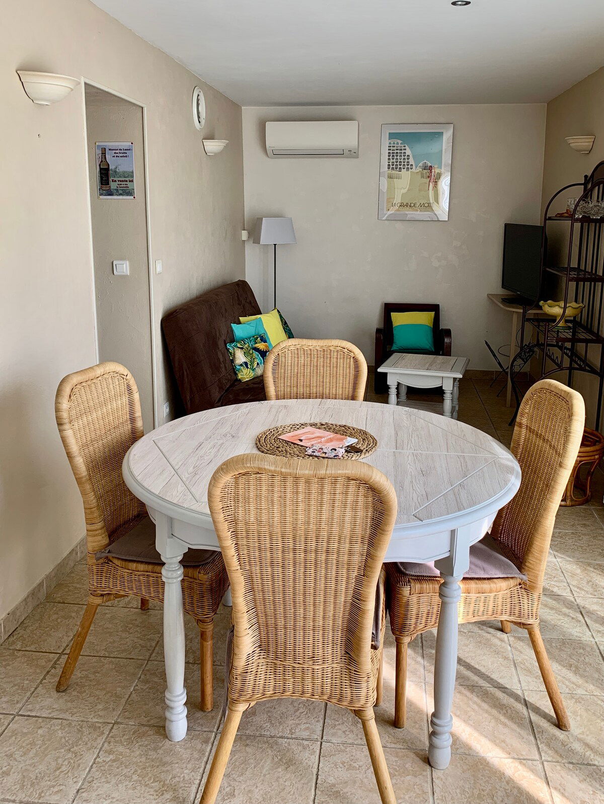 Le Gîte paisible Plein Sud offre un séjour détente pour toute la famille.