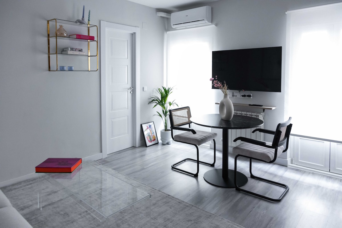 Enjoy your stay staying in the trendiest neighborhood in Madrid!