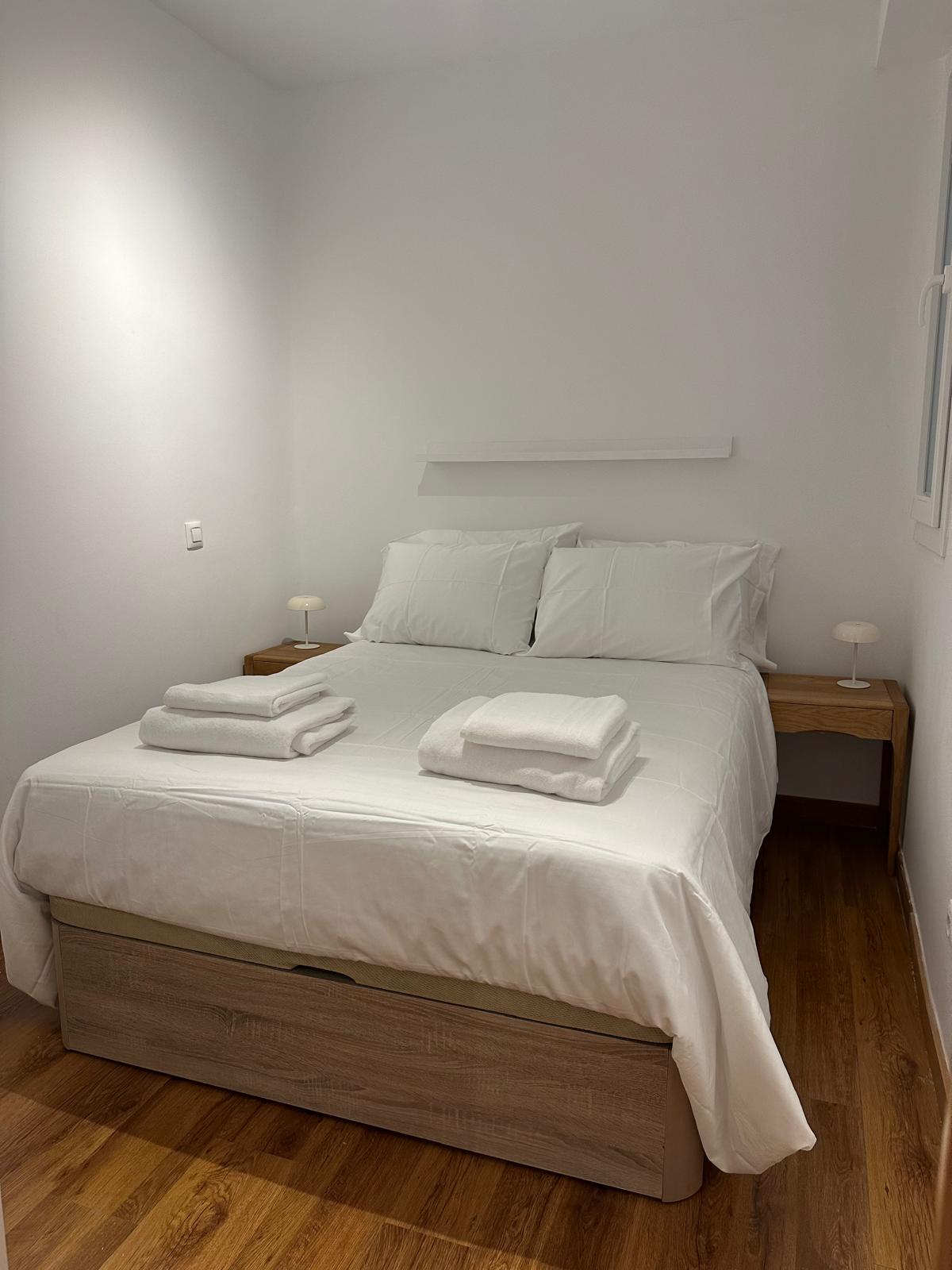 Disfruta de nuestro moderno apartamento en el centro de Madrid.