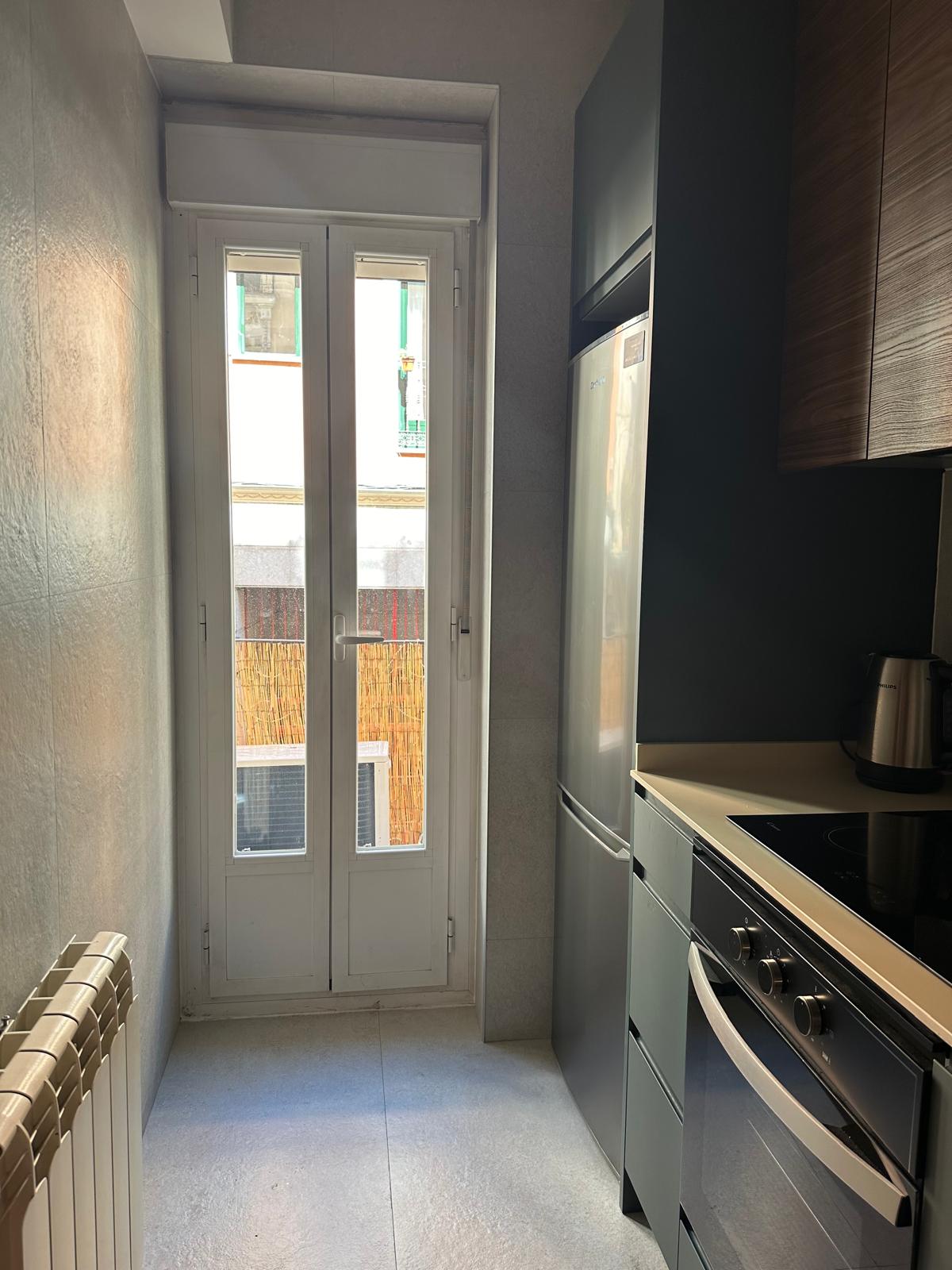Disfruta de nuestro moderno apartamento en el centro de Madrid.