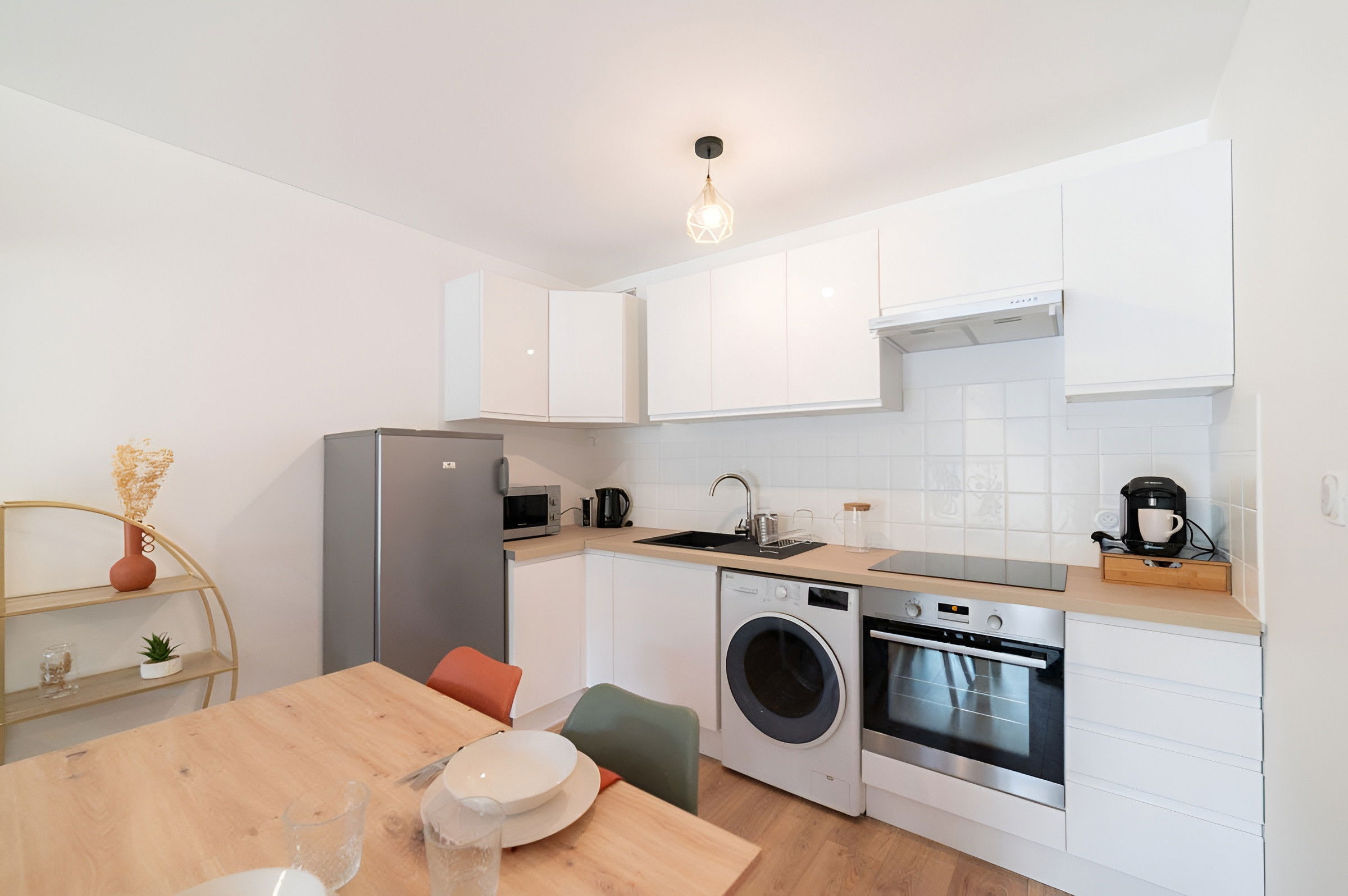 Profitez de la cuisine et d'un espace repas confortable