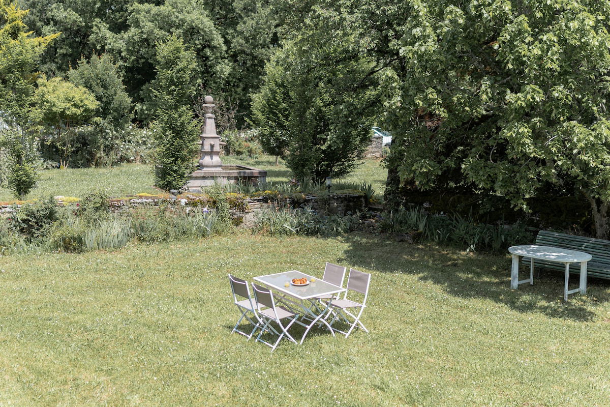 Vous pourrez profiter d'un parc privatif clos de plus d'un hectare !