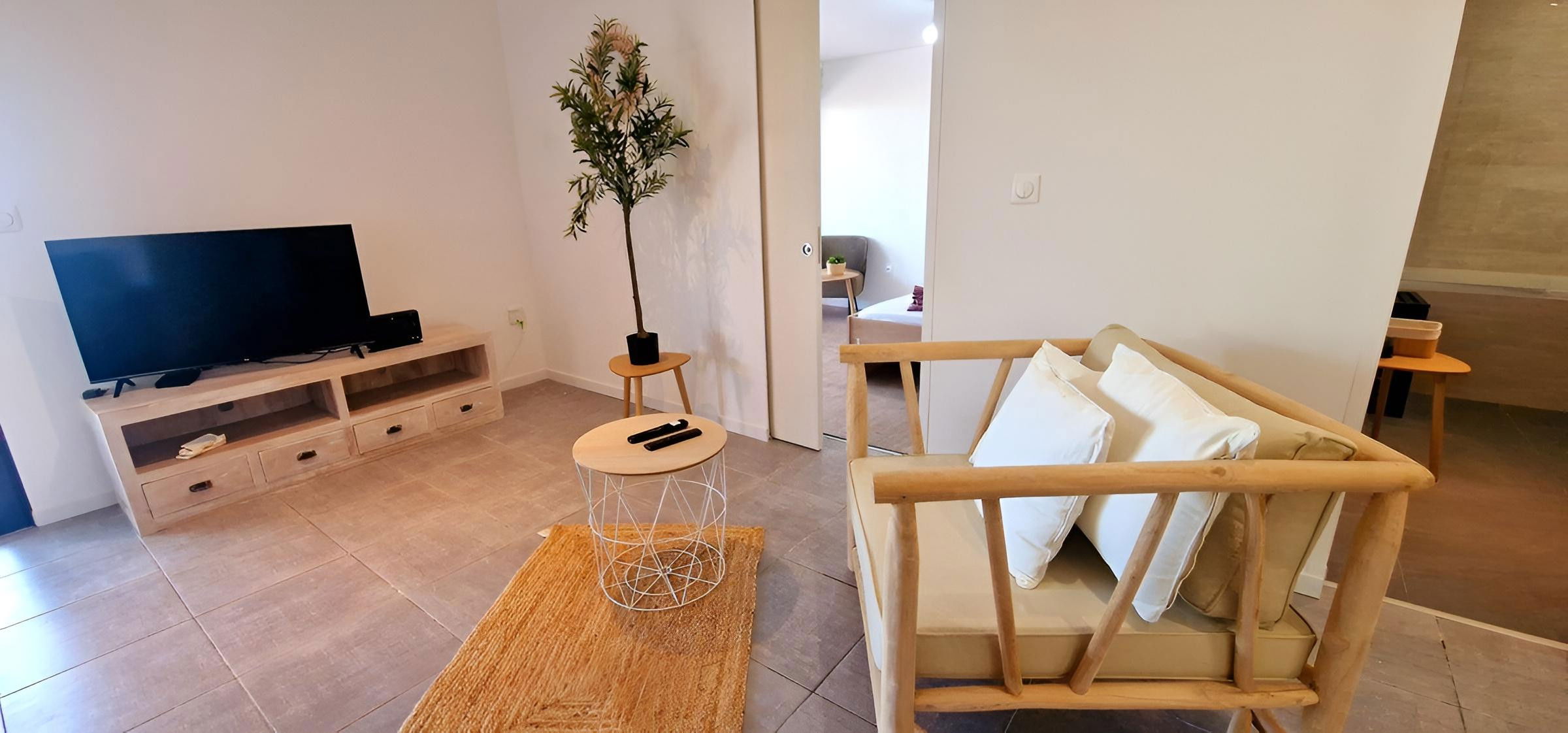 Idéal pour 5 personnes, située au cœur d'une résidence sécurisée avec piscine