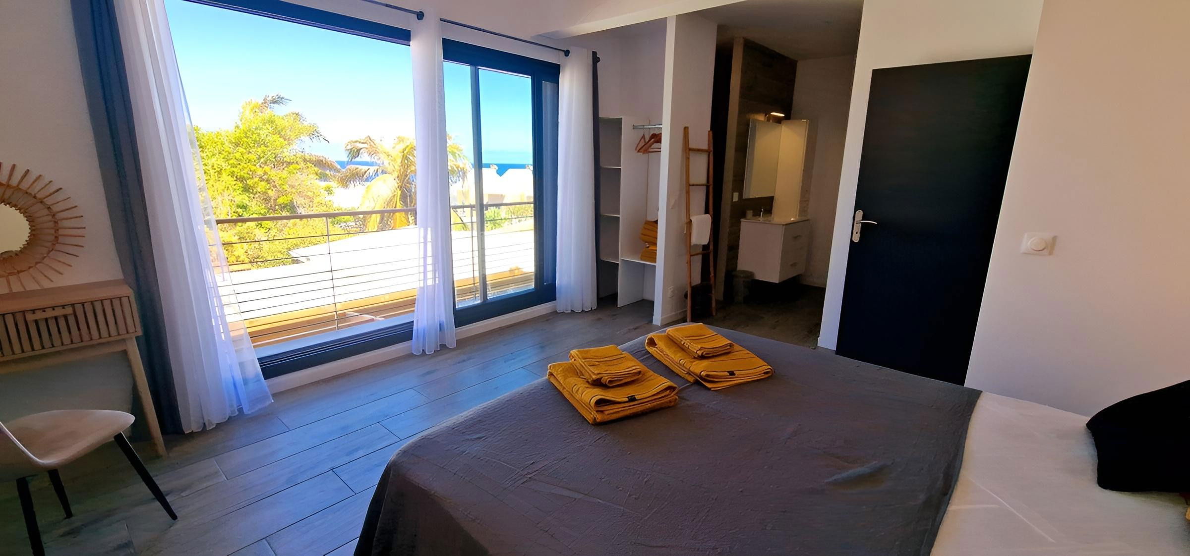 Charmante Maison de Vacances à Terre Sainte, Saint-Pierre