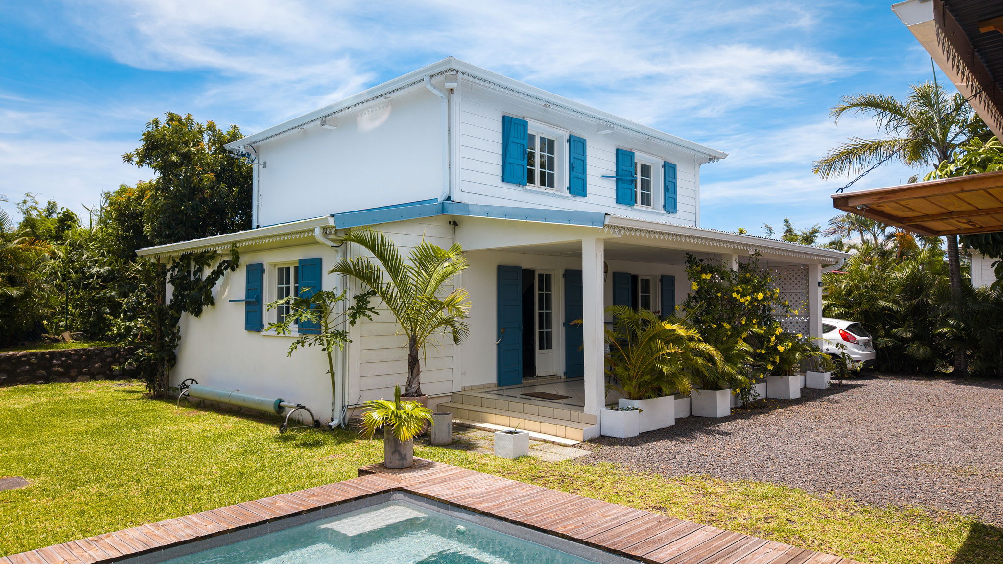 Villa d'exception avec piscine - Charme créole et jardin tropical luxuriant
