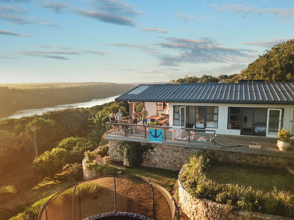Standing on the deck like an eagle in your nest. Relax completely while your eyes wander along the horizon from the ocean to the vast open wild of the Eastern Cape as the sun goes colourful down. This experience will be branded in your mind for ever.
