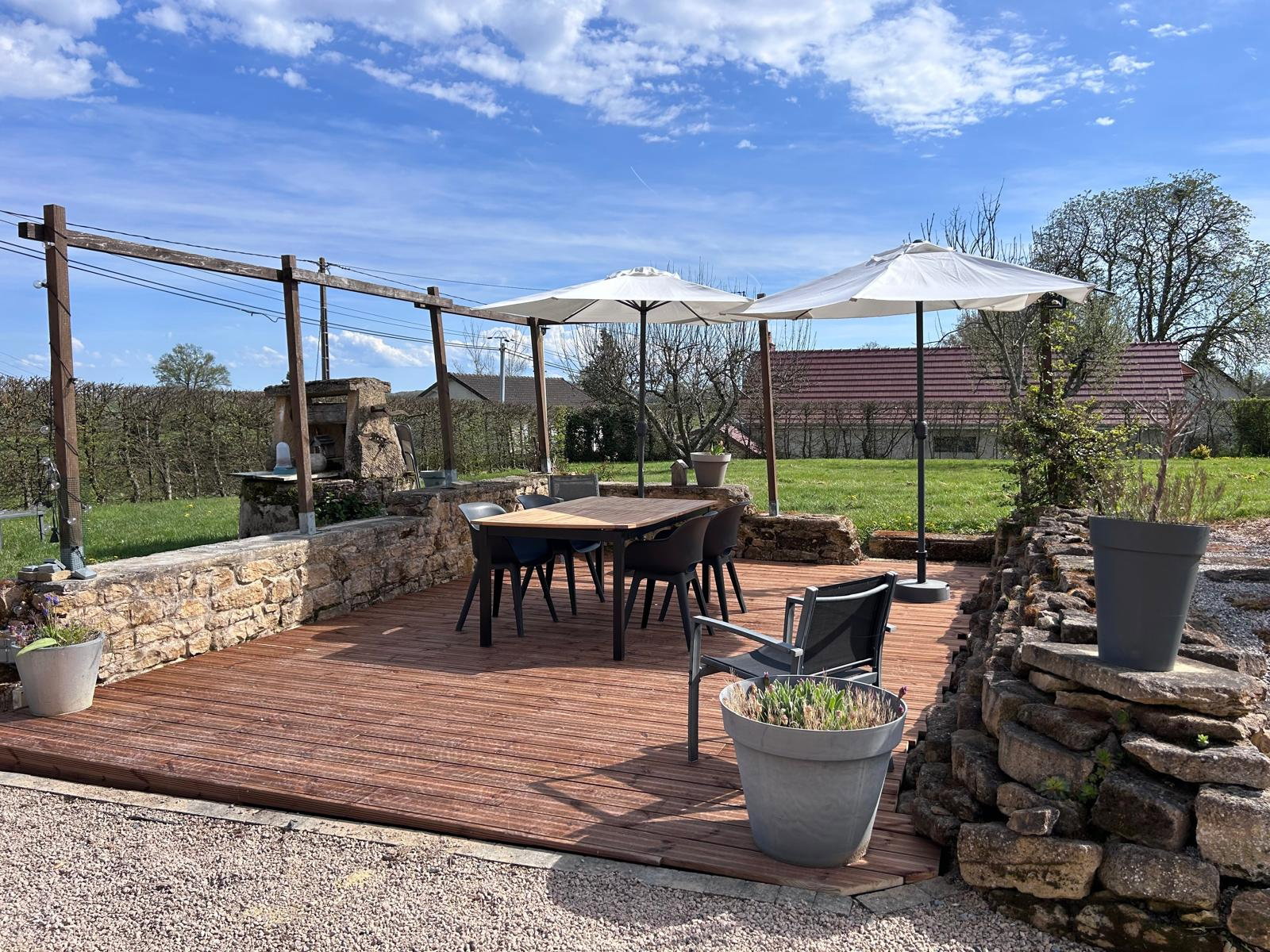 Les Aubépines – Longère familiale 6 pers • Jardin clos & terrasse