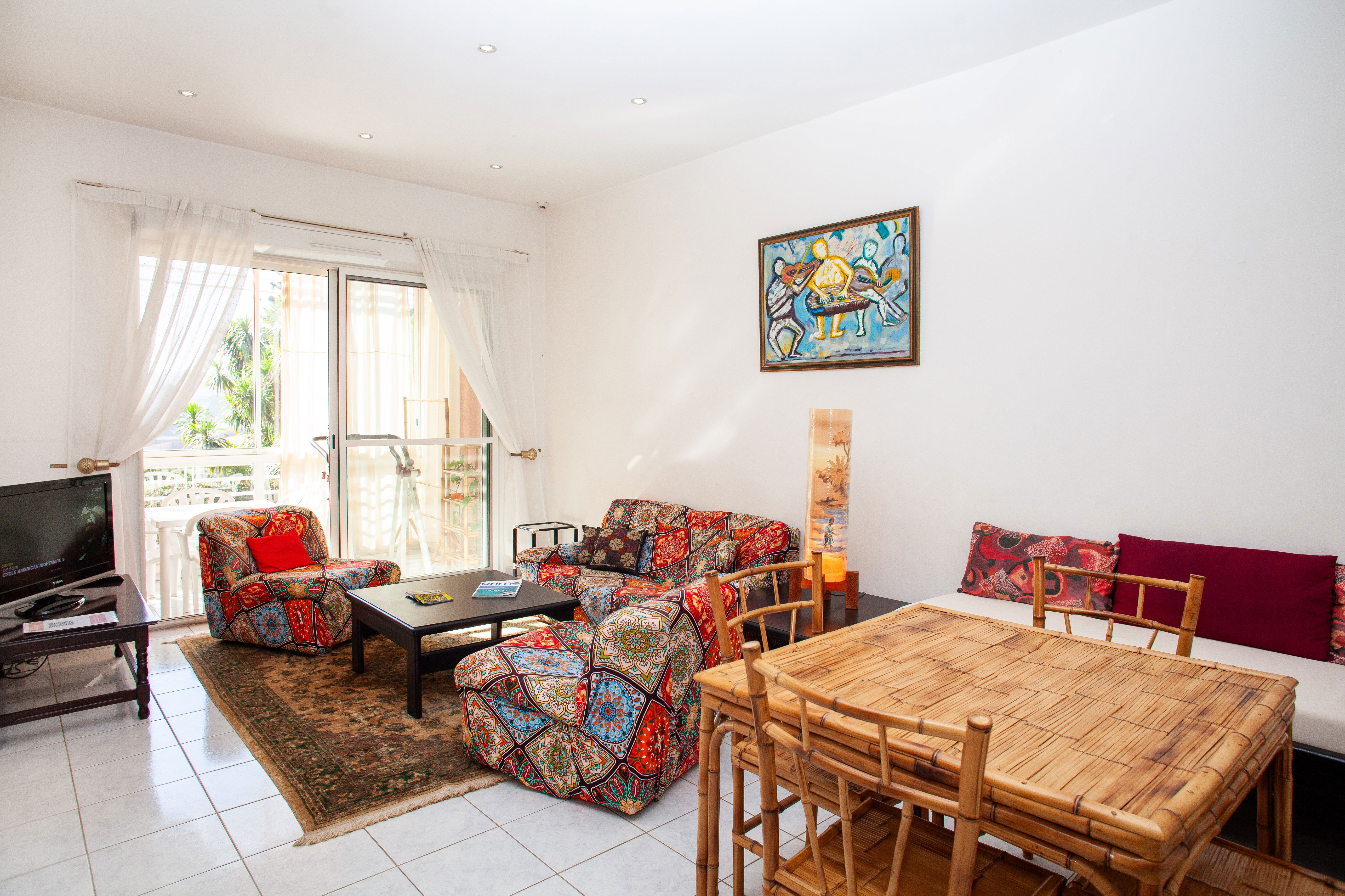 Appartement 50M2, parking gratuit, Wi-Fi, CanalSat inclus.