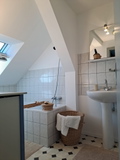 2 to 4-person duplex, all comforts included