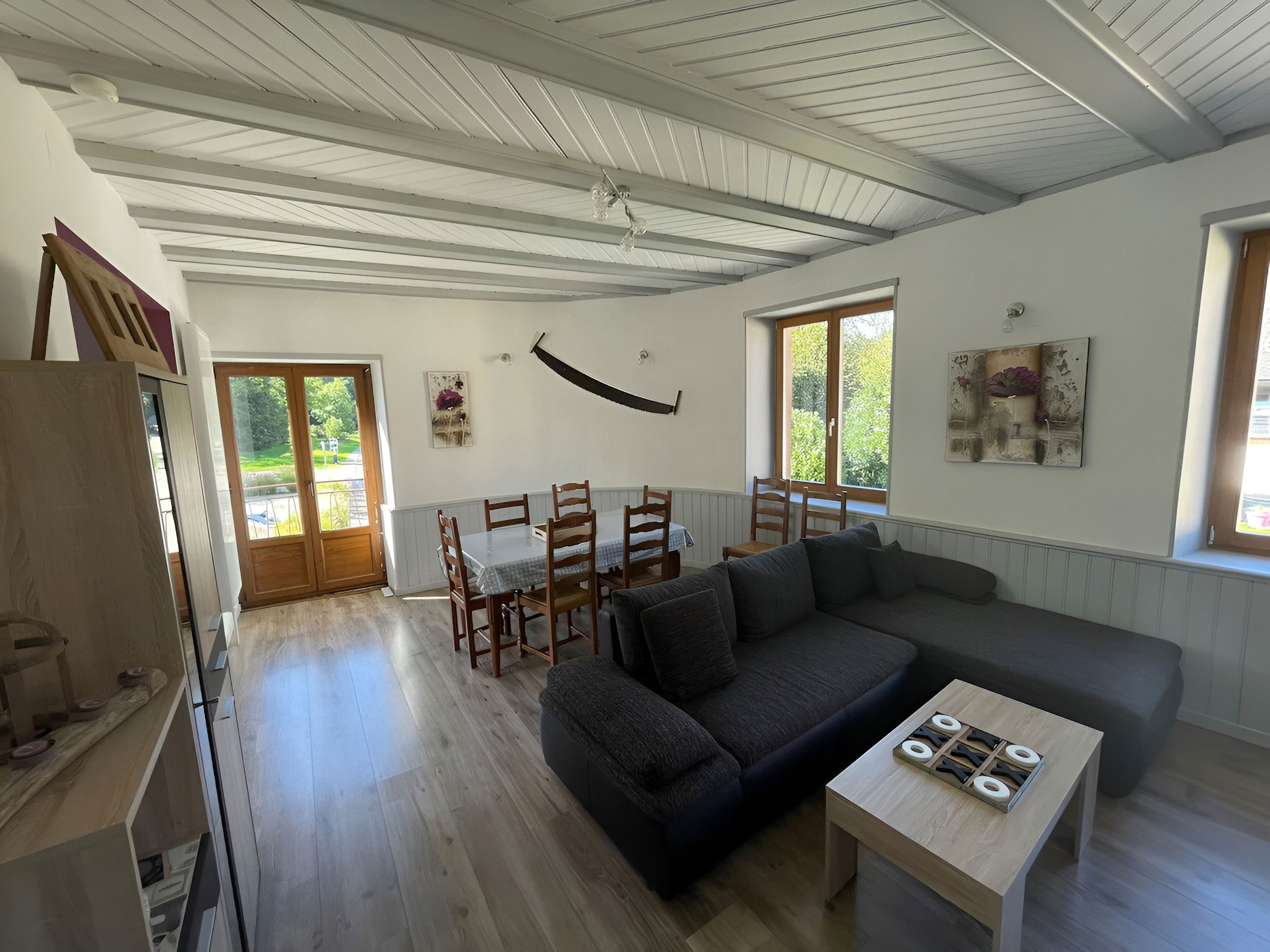 Looking to recharge your batteries in a village gîte? To hike in the heart of...