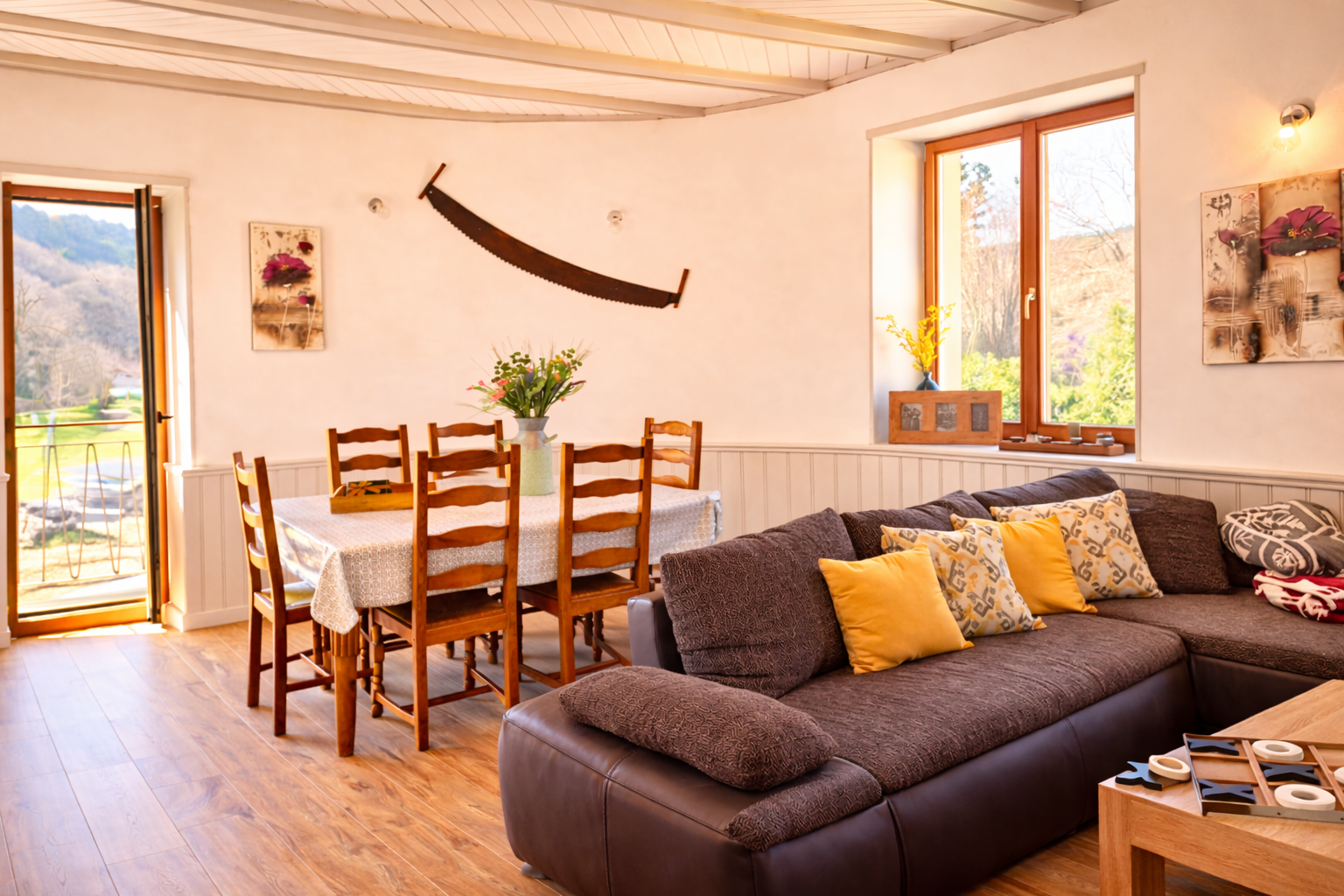 Looking to recharge your batteries in a village gîte? To hike in the heart of...