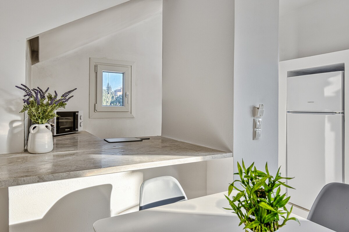 8 Hera Two Bedroom Suite. Enjoy the boutique experience & comfort at Villa K🌿