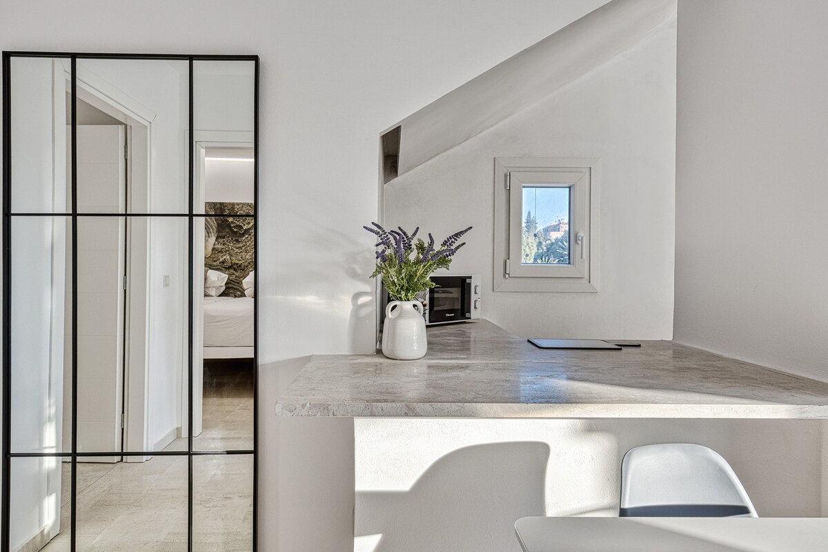 8 Hera Two Bedroom Suite. Enjoy the boutique experience & comfort at Villa K🌿
